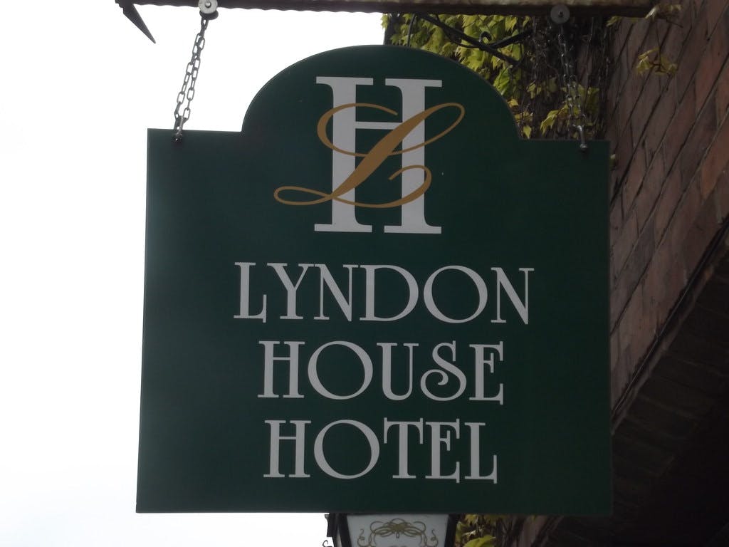 photo of Lyndon House Hotel and Pub interior